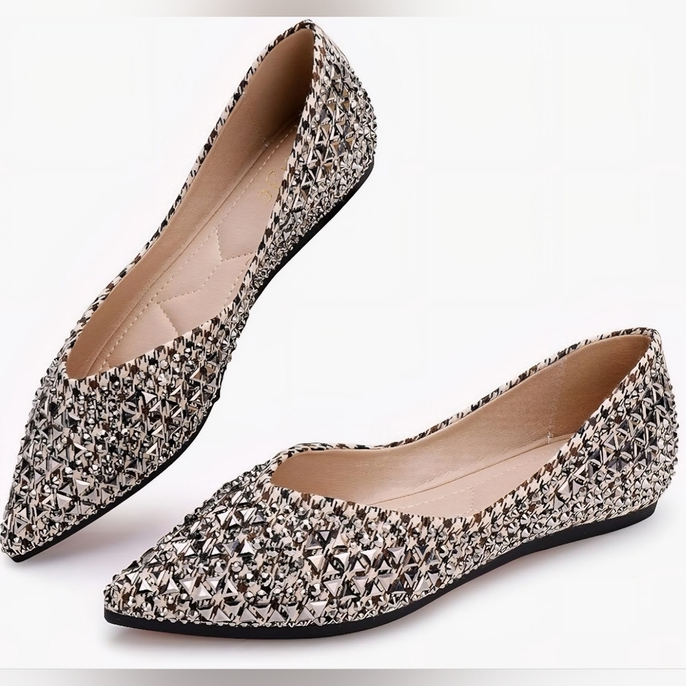 Elegant Women's Dress Shoes - Black and White